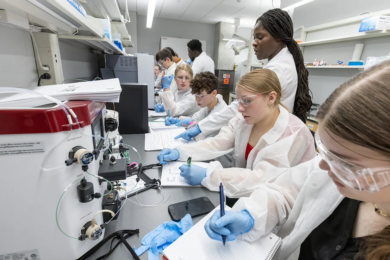 Appalachian STEM Academy Bridge research group gets lab time at the University of Tennessee.